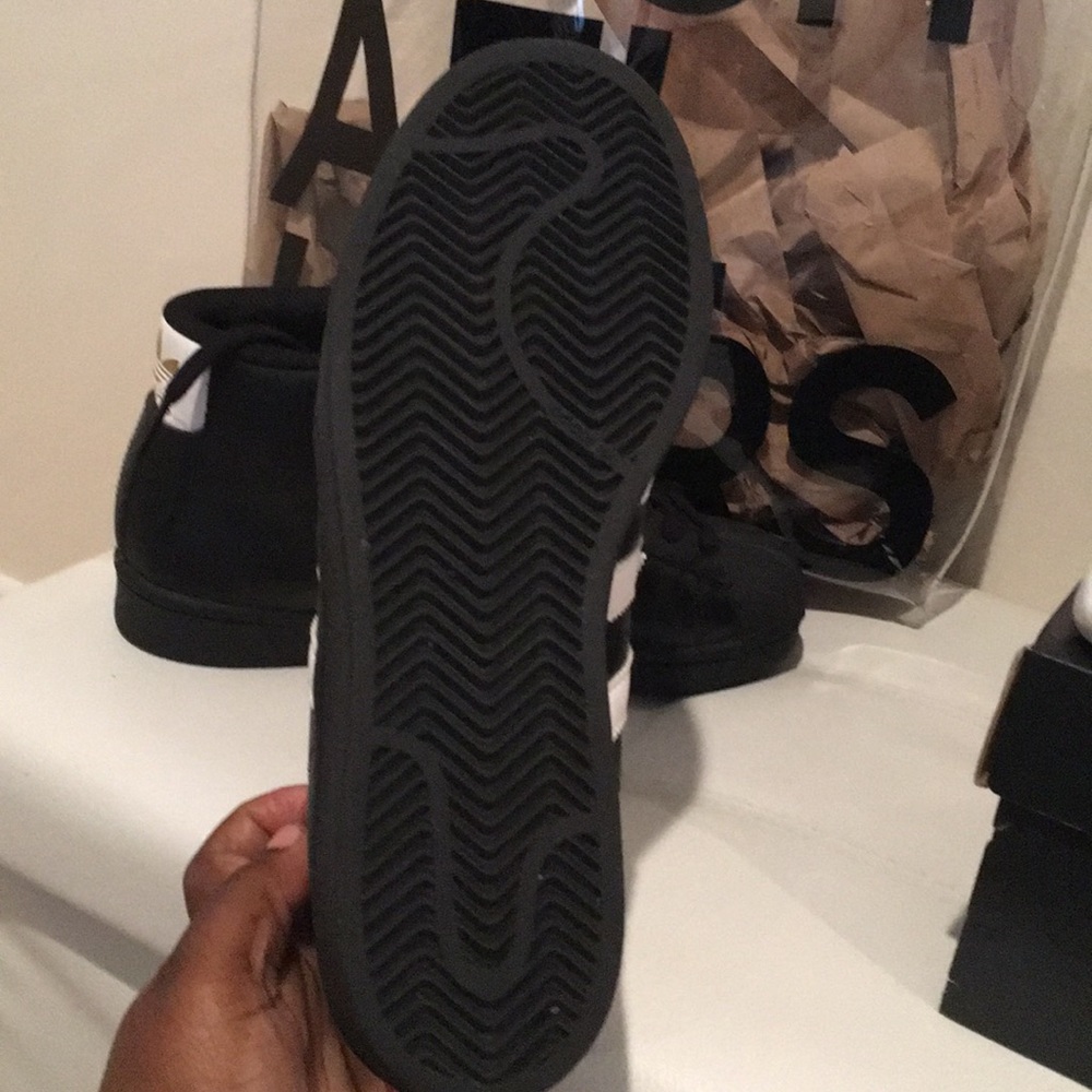 Adidas - Picture 2 of 4